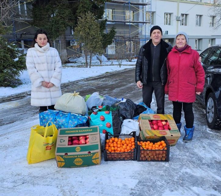 Буковинські міграційники принесли подарунки під ялинку пораненим захисникам