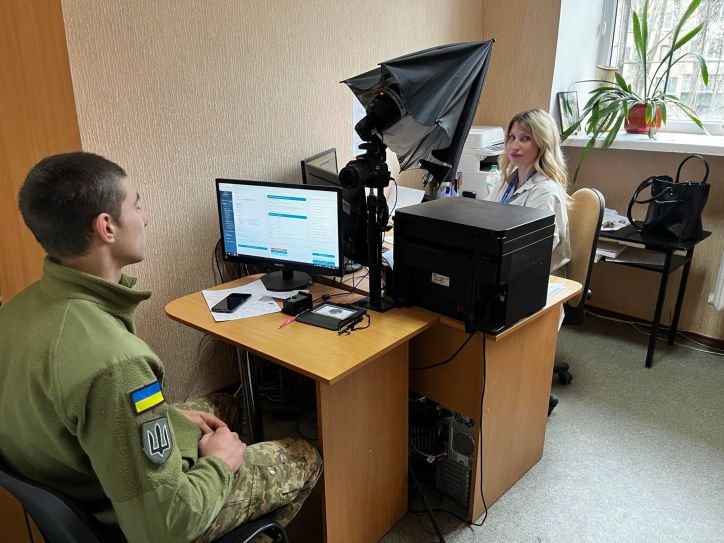 На Київщині оперативно відновили паспорт захиснику України замість утраченого