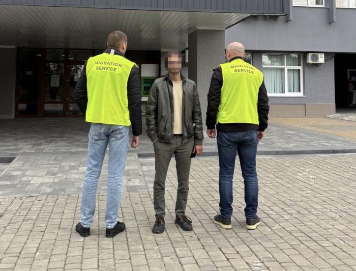 Не виконав рішення про повернення - іноземця поміщено до ПТПІ