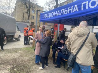 Працівники Міграційної служби допомагають постраждалим внаслідок обстрілів у відновленні документів