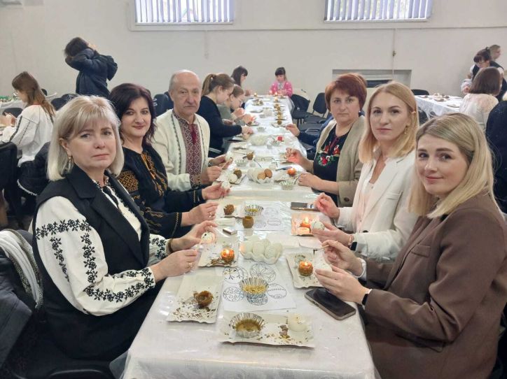 Писанки передадуть у реабілітаційні центри, військові частини та українським воїнам на передову