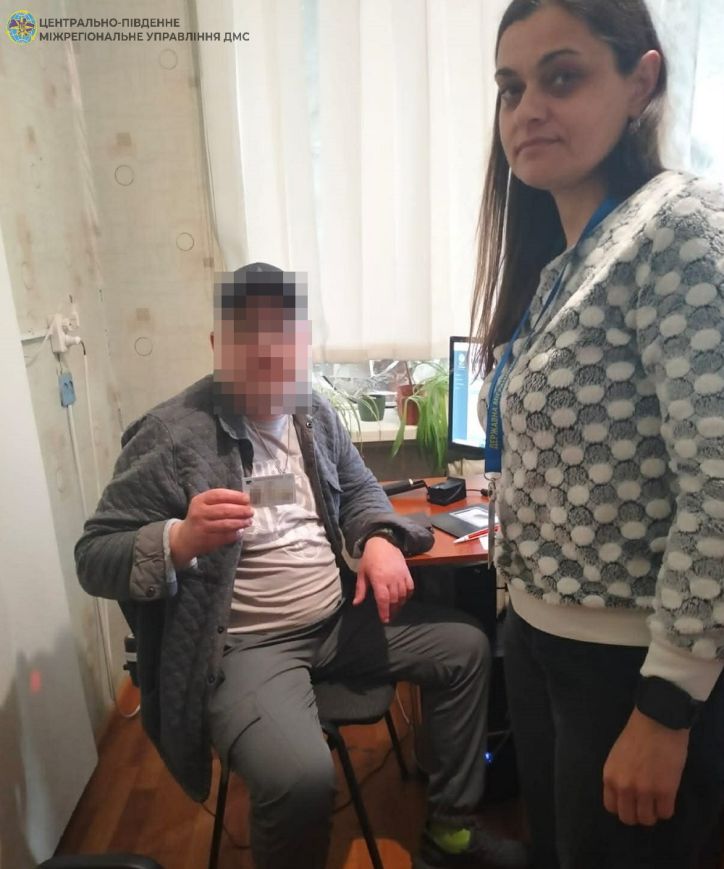 Втратив паспорт на позиції – відновили за 7 днів