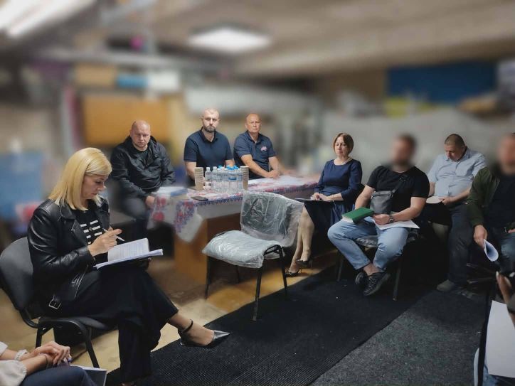 Під звуки сирен: на Чернігівщині координаційну нараду в межах операції «Мігрант» провели в укритті