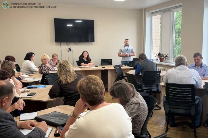 Перший паспорт: про що варто знати школам і батькам