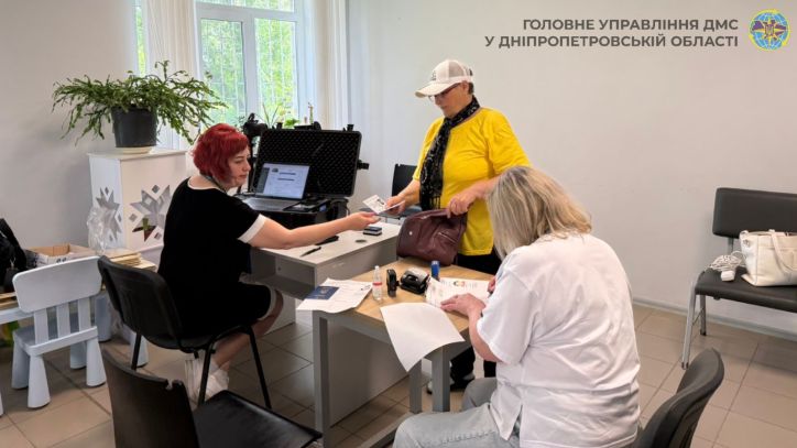 Мобільні підрозділи ДМС продовжують забезпечувати доступ до паспортних послуг у прифронтових громадах