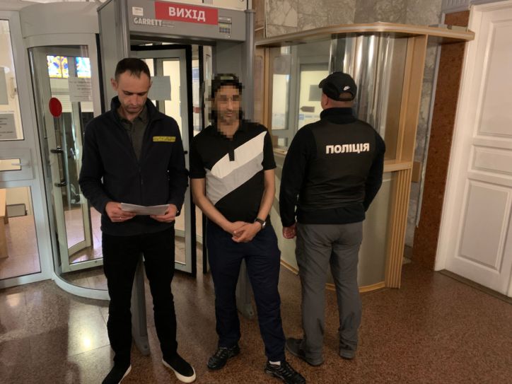 Порушив правила перебування в Україні — отримав заборону на в'їзд на 5 років