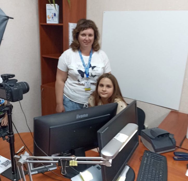 Літні канікули з користю: школярі завітали до міграційної служби