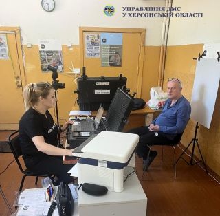 Мобільні підрозділи ДМС продовжують надавати адміністративні послуги мешканцям прифронтових громад Херсонщини