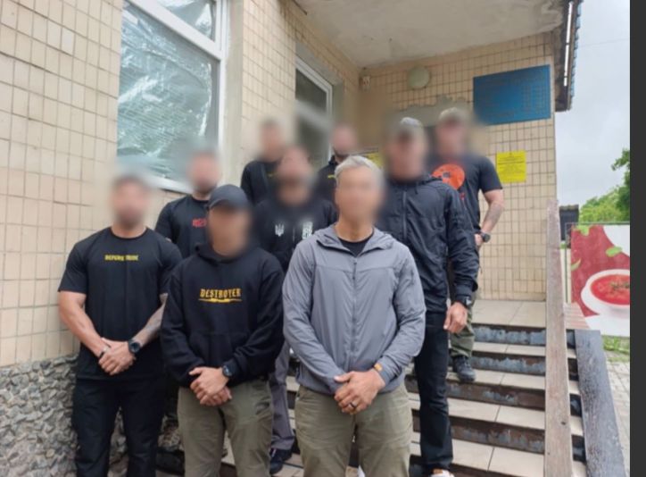 Пліч-о-пліч з Україною: військовослужбовці з Бразилії оформлюють документи для законного перебування в нашій державі
