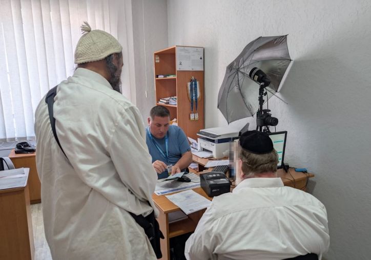 Не поновив посвідку на проживання - отримав рішення про повернення