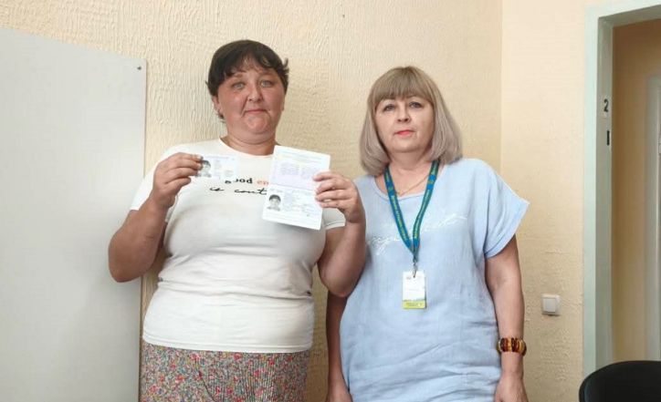 Свідки допомогли підтвердити особу: уродженка Криму отримала два паспорти