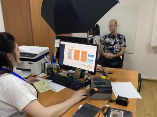 Доступні послуги без бар’єрів: у Головному управлінні оформили закордонний паспорт військовому