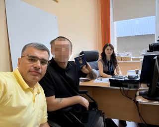 У Кіцмані військовослужбовцю допомогли оформити закордонний паспорт