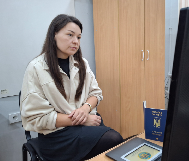 Шість паспортів за один візит оформили багатодітній мамі у Чернівцях