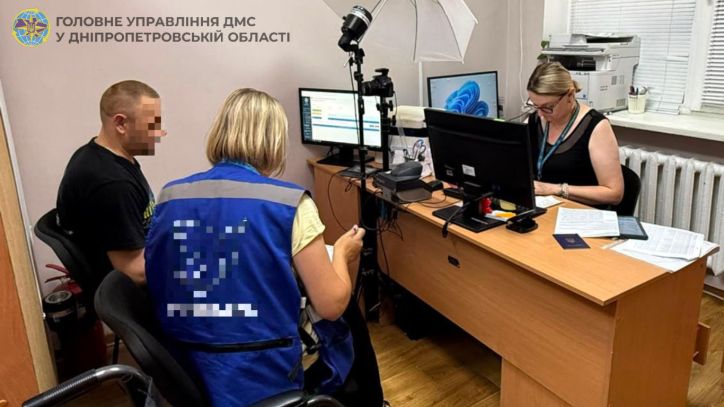 У Дніпрі міграційники плідно співпрацюють з громадськими огранізаціями в питаннях допомоги військовослужбовцям