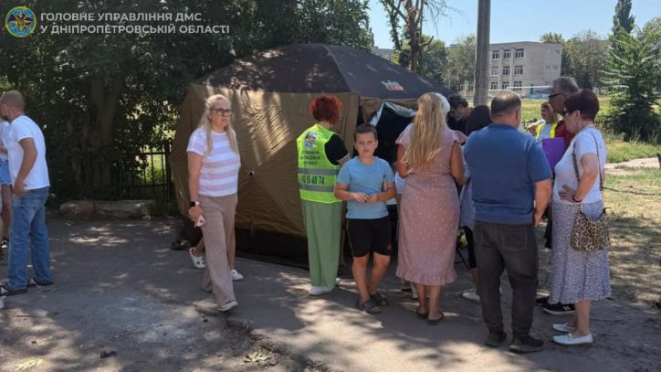 Працівники Відділу №15 у м. Павлограді надавали консультації на місці удару КАБами по місту