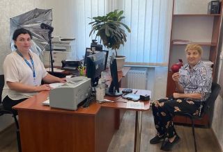 У 51 рік жінка вперше отримала паспорт громадянина України