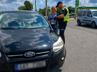 На Підволочищині міграційники спільно з правоохоронцями перевіряли водіїв автомобілів з іноземною реєстрацією