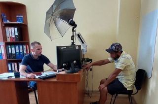 Не виїхав після скасування посвідки – іноземця зобов'язано залишити Україну