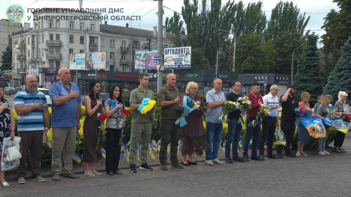 На Дніпропетровщині вшанували пам'ять Захисників та Захисниць України закатованих та вбитих у ворожому полоні