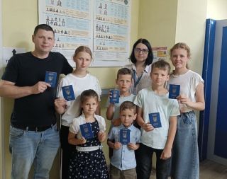 Для багатодітної родини у Черкасах оформили 9 паспортних документів