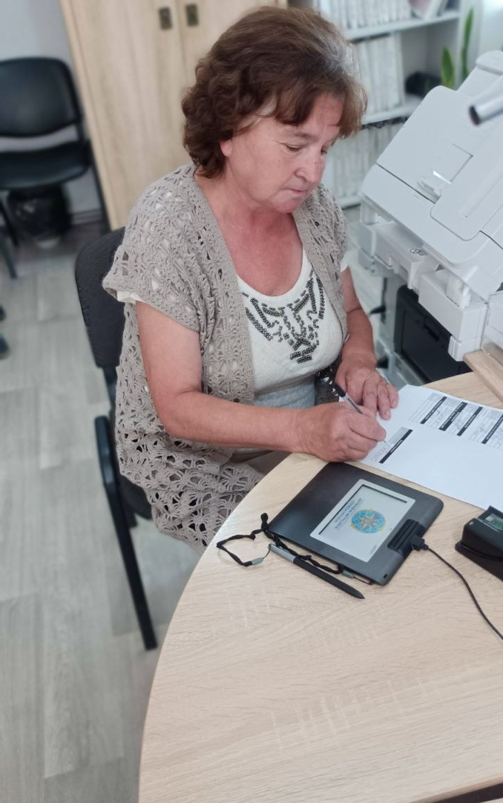 Коли життєві обставини не стали перешкодою: оформлення ID-карток для подружжя