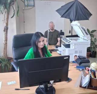 Після полону – безоплатне оформлення документів: у Чернівцях військовослужбовцю видали закордонний паспорт