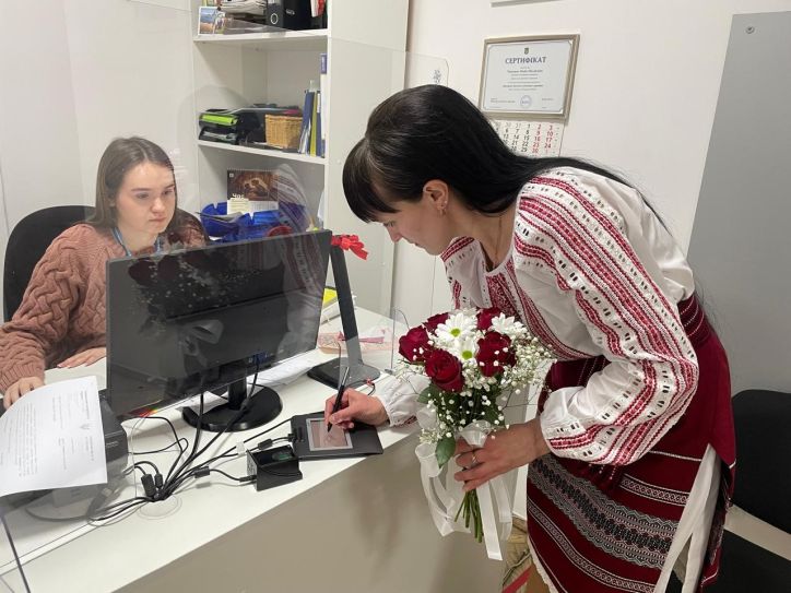 Кожна 10-та адміністративна послуга в Україні у сфері міграції надається на Галичині