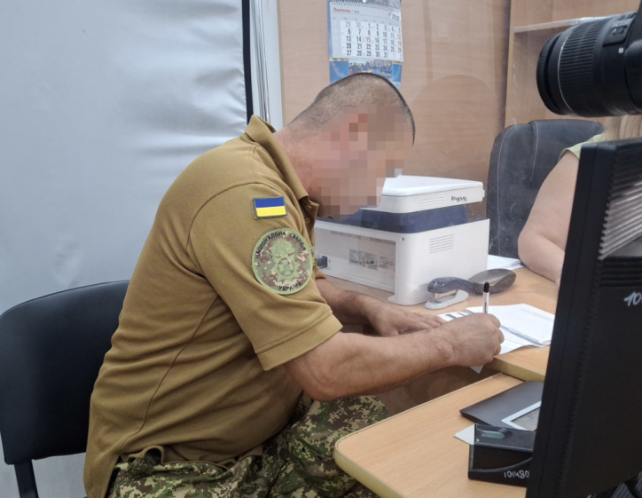 В Чернівцях видали ID-картки двом військовослужбовцям