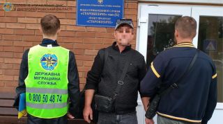 На Дніпропетровщині примусово видворили з України громадянина Узбекистану