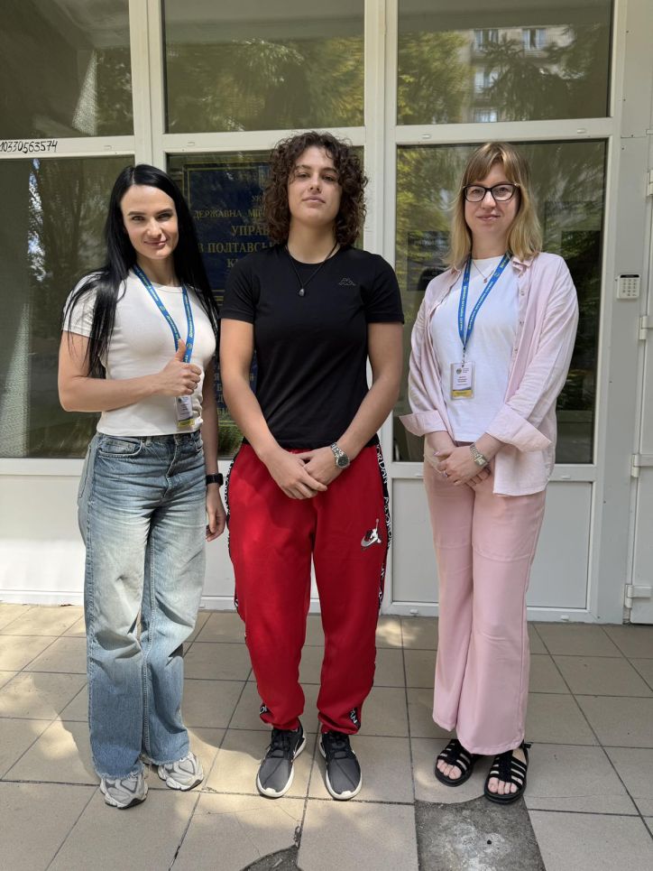 Від оформлення документів до світових перемог: до міграційної служби Полтавщини завітала чемпіонка