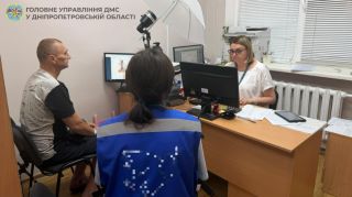 У Дніпрі допомагають відновлювати втрачені документи людям, які знайшли тимчасовий прихисток у шелтерах міста