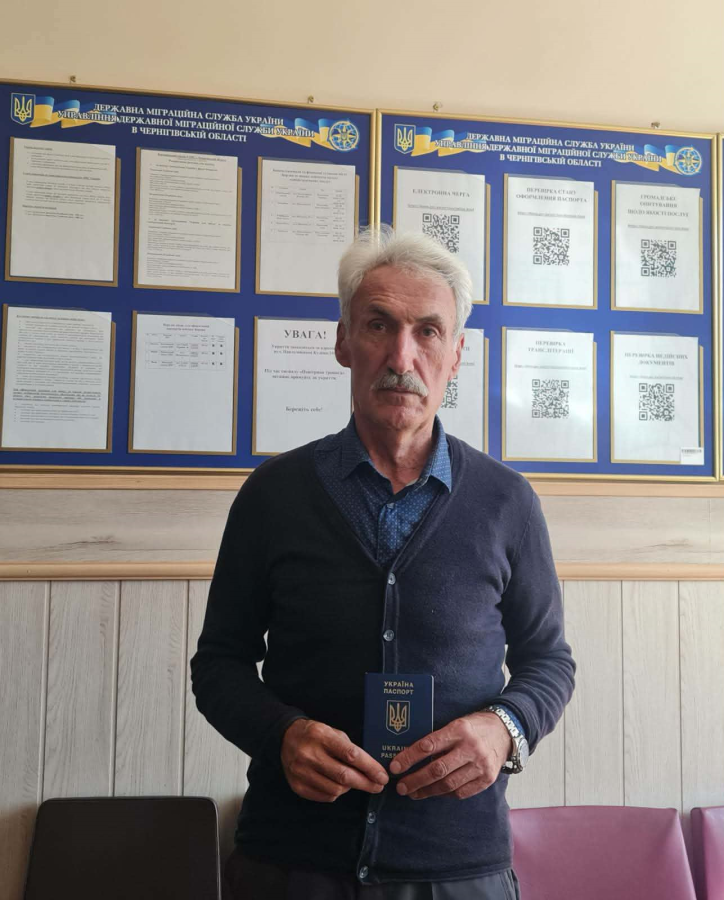 Видатний земляк завітав до Борзнянського сектору УДМС у Чернігівській області
