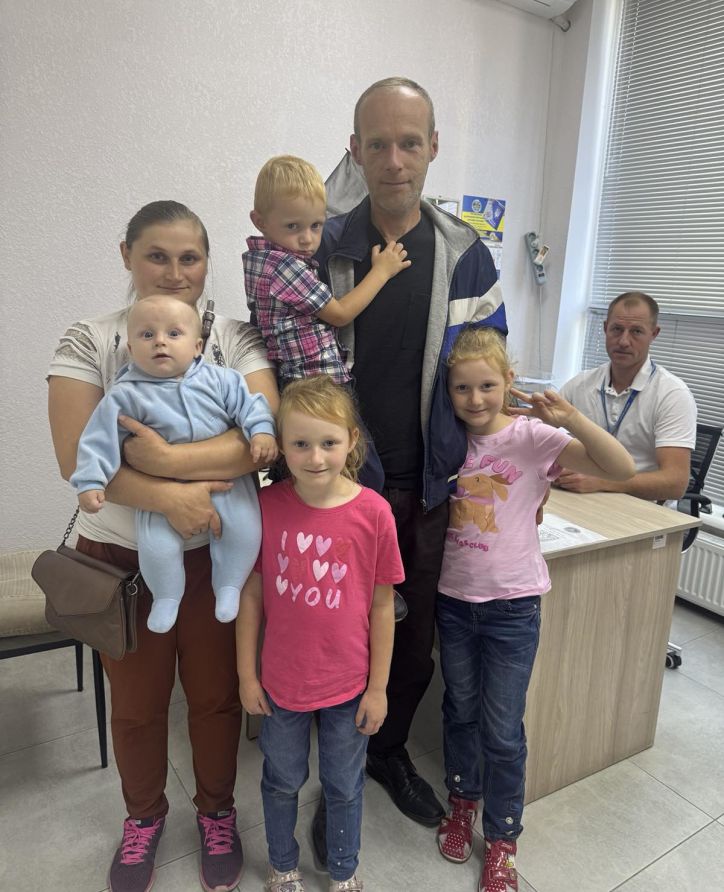 Турбота про кожного: паспортні документи для великої родини!