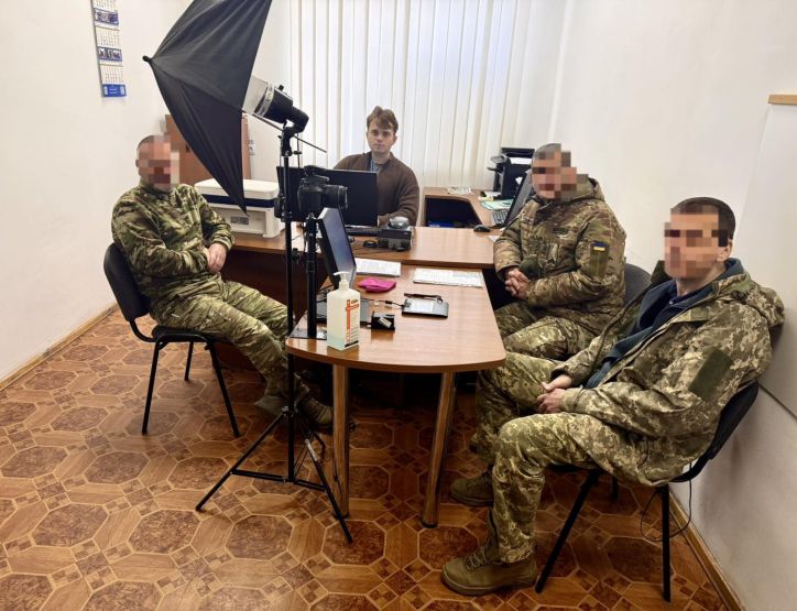 Поруч із тими, хто захищає країну: ID-картки для військовослужбовців!