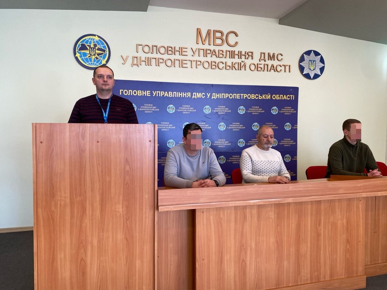 В Дніпрі відбулась робоча зустріч працівників ДМС, СБУ з представниками ...